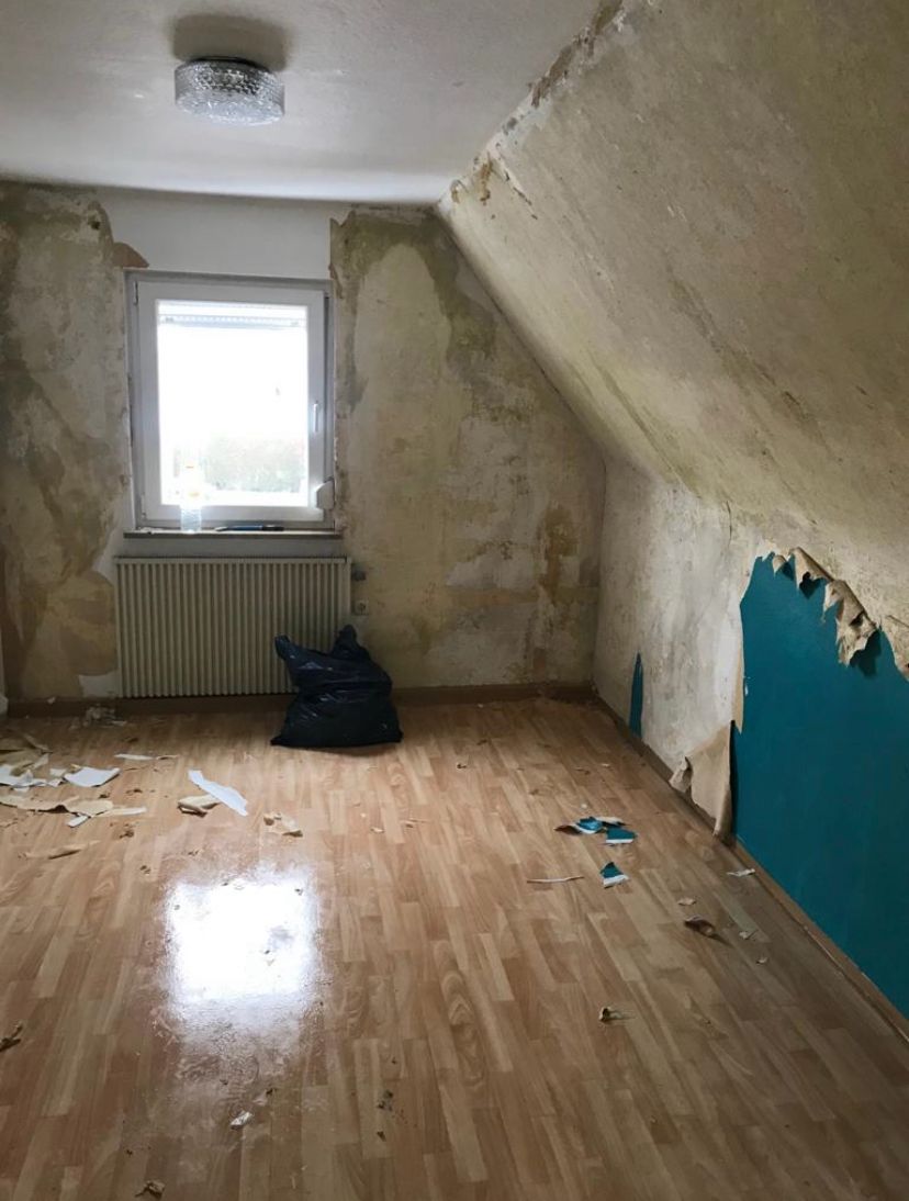 Dachgeschoss Komplettsanierung — vorher
